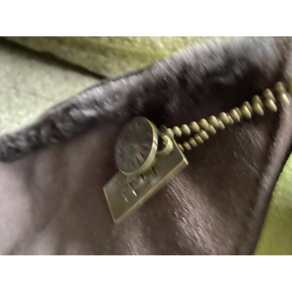UGGS Handbag - Picture 3 of 3
